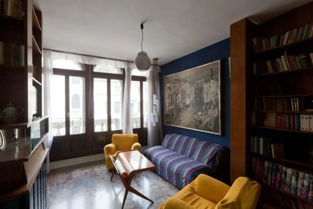 Ca Dei Fioi Piano Nobile In Palazzo Del 1500 Apartment Venice